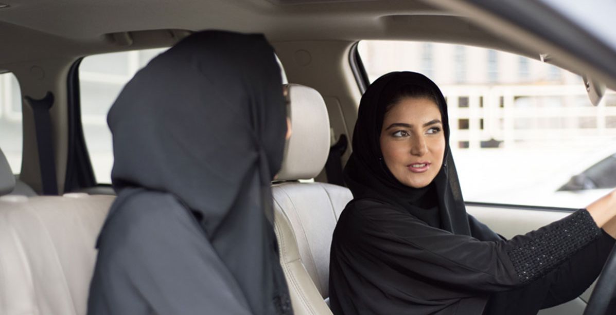 كم مدة تعليم القيادة للنساء؟