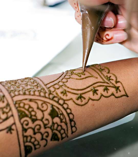 Рисунки хной на теле тольятти