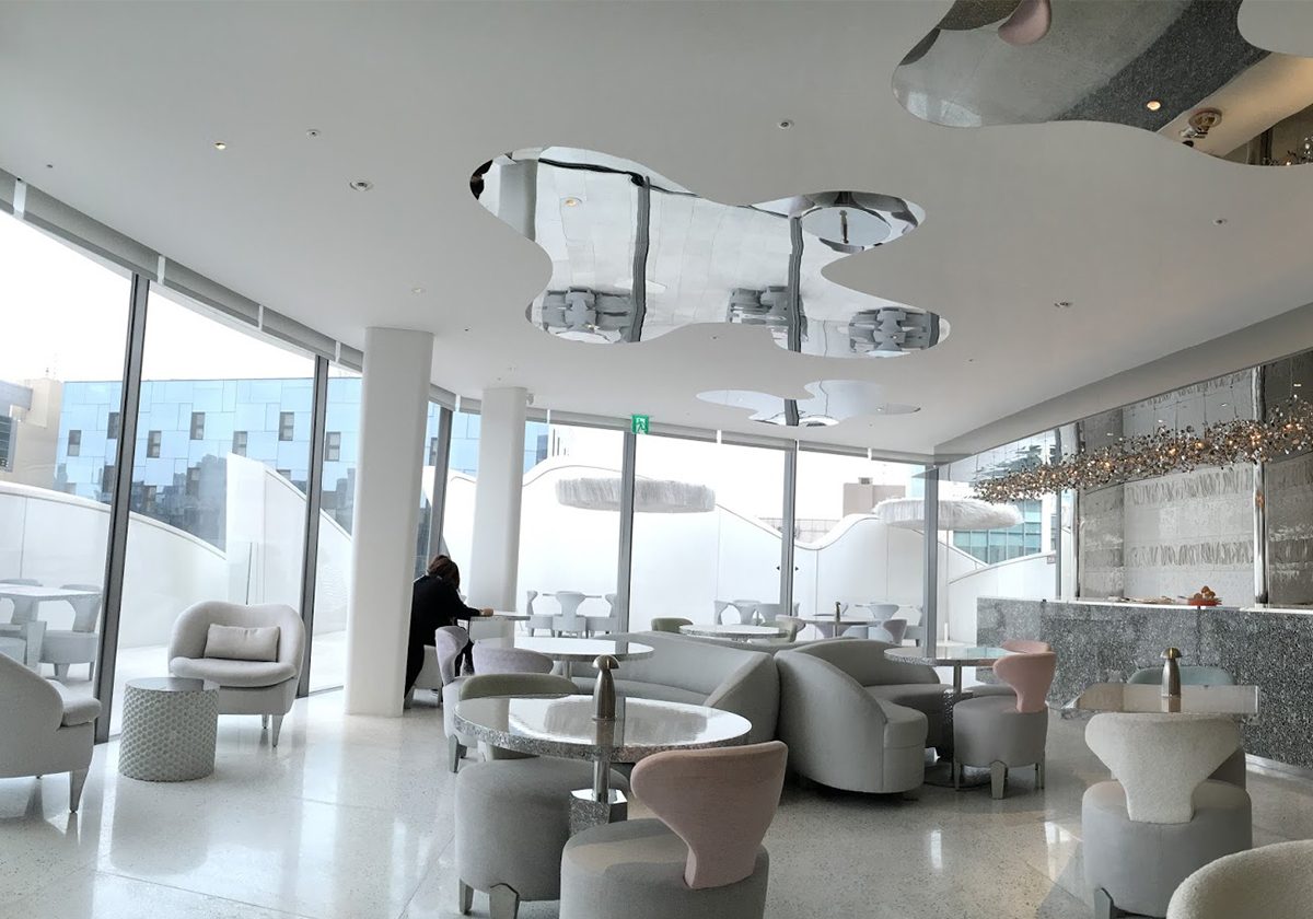 الاسباب التي تدفع دور الازياء الى الاستثمار في عالم المطاعم