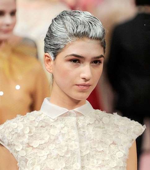 Alexis Mabille وموضة الشعر الرمادي 
