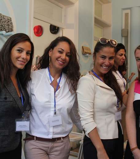 من المشاركات في الندوة