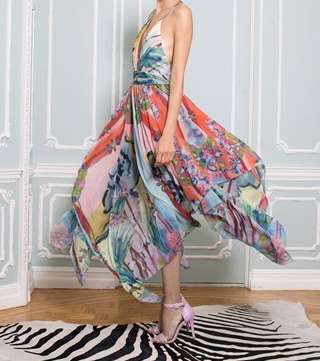 من توقيع Alice + Olivia، إكتشفي أجمل الفساتين المطبعة لصيف 2015