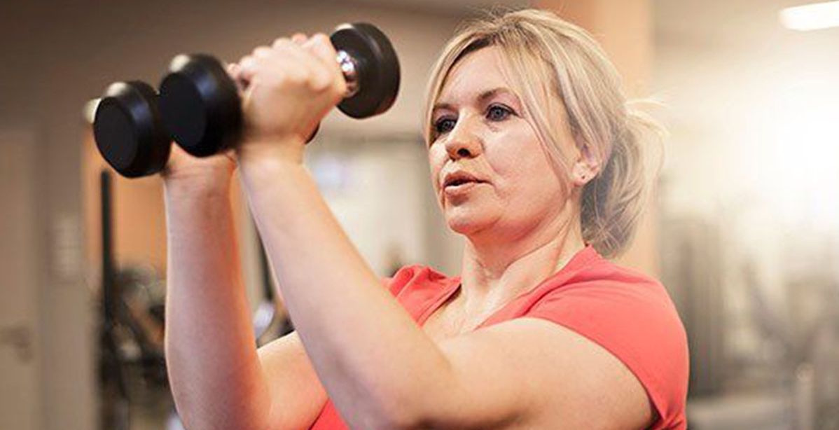 هل يمكن بناء العضلات بعد سن الخمسين