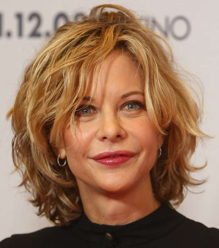 ماكياج العيون الخفيف قابله جرأة في ماكياج الشفاه 