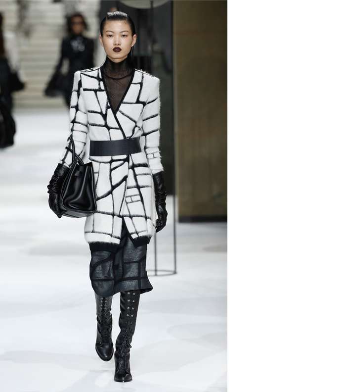 اكتشفي اجمل ازياء ماكس مارا من مجموعة ما قبل خريف 2017