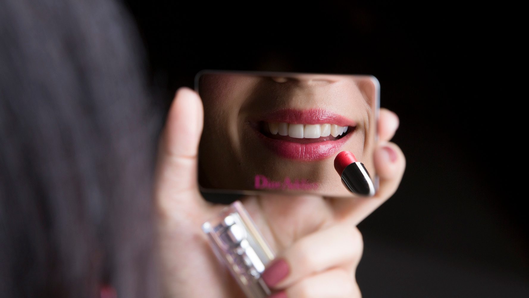 زهرة ليلى تتألق بإطلالات مختلفة مع ألوان Dior Addict Lipstick الجديدة والمطورة!