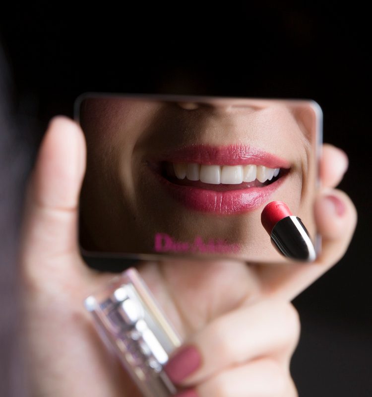 زهرة ليلى تتألق بإطلالات مختلفة مع ألوان Dior Addict Lipstick الجديدة والمطورة!