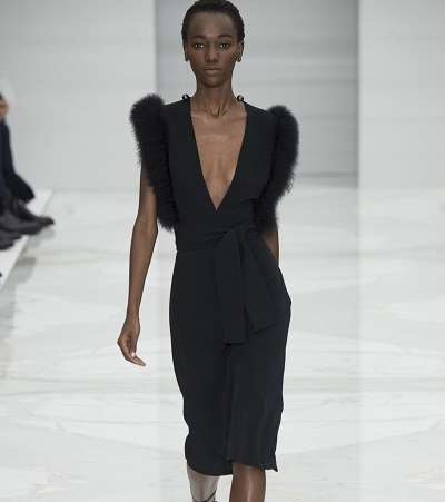 إليكِ بالصور أجمل تصاميم دار Salvatore Ferragamo