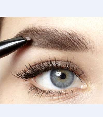 كيفية رسم الحواجب الكثيفة