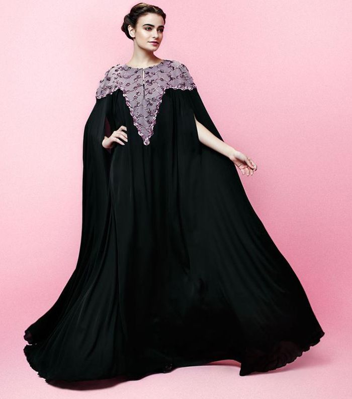 تميزي بعبايات استقبال ذات تصميم مميز