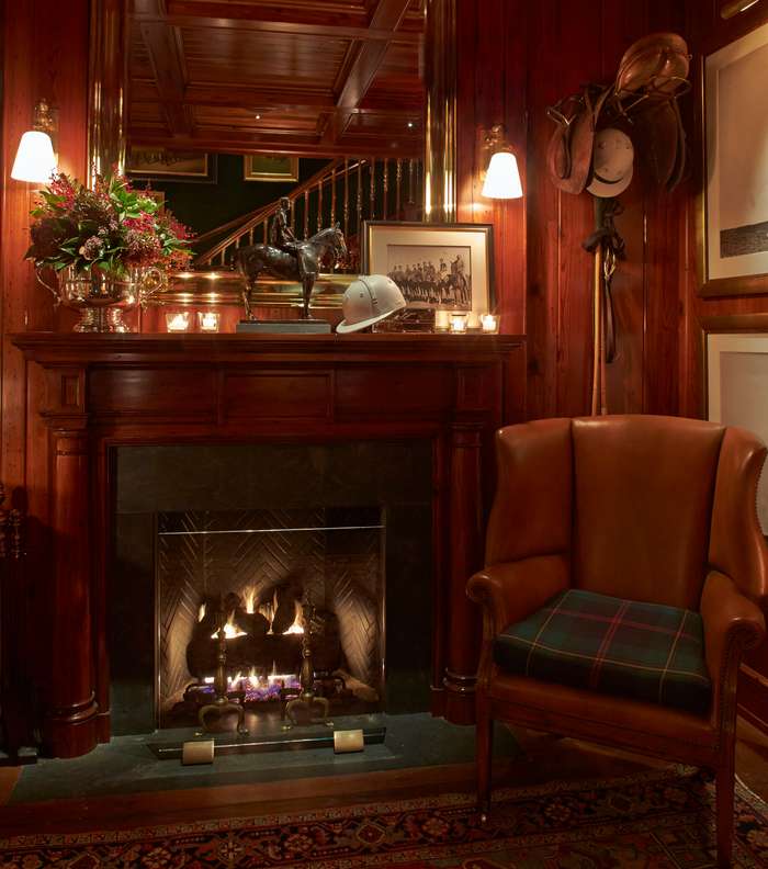 جلسة حميمة عنوانها The Polo Bar من Ralph Lauren