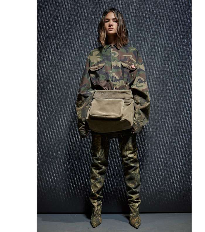 اطلالة بالنقشة العسكرية بالكامل في عرض Yeezy لشتاء 2018