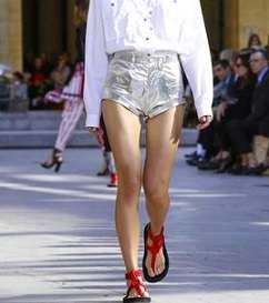 إطلالات مميزة ومعاصرة مع دار Isabel Marant