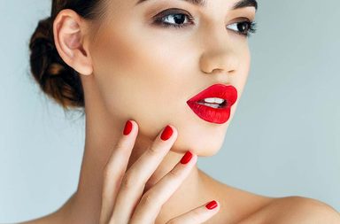 متى عليك التفكير مرّتين قبل تطبيق أحمر الشفاه الأحمر؟