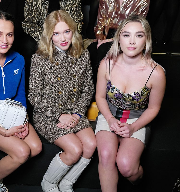 ALICIA VIKANDER وLEA SEYDOUX وFLORENCE PUGH في عرض لويس فويتون