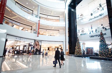 صور لقاء سارة جيسيكا باركر بمعجبيها في دبي