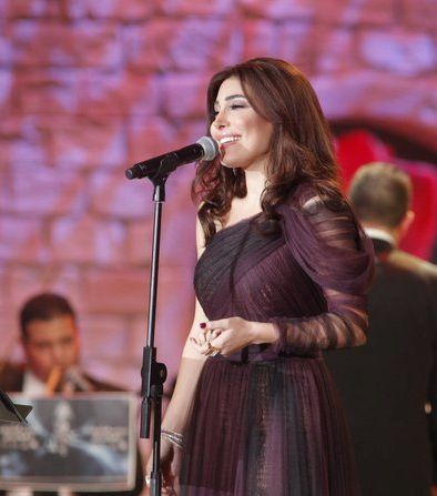 من إطلالات يارا المتميّزة