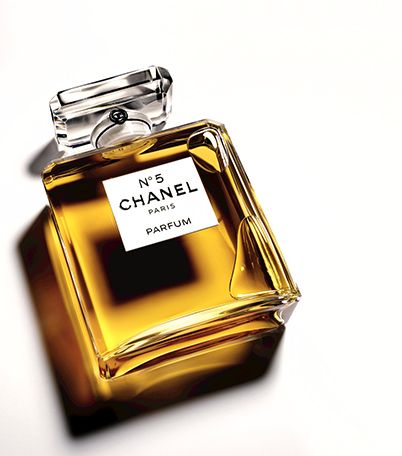 مجموعة عطر CHANEL No 5 لجمال آخاذ