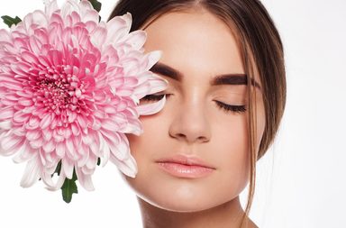 عطور زهرية مميزة في شهر التوعية من سرطان الثدي