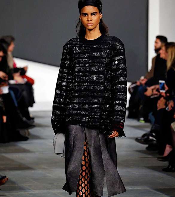 اعتمدي التنورة المثنية المفتوحة من Proenza Schouler في شتاء 2016
