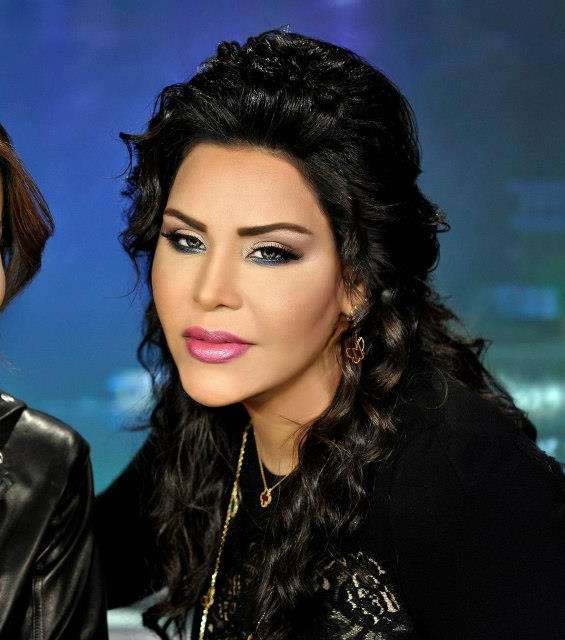 أحلام ونانسي...هل من منافسة في الماكياج؟