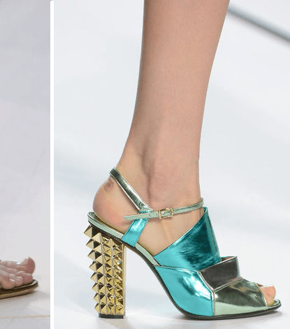 موضة حذاء الـMetallic