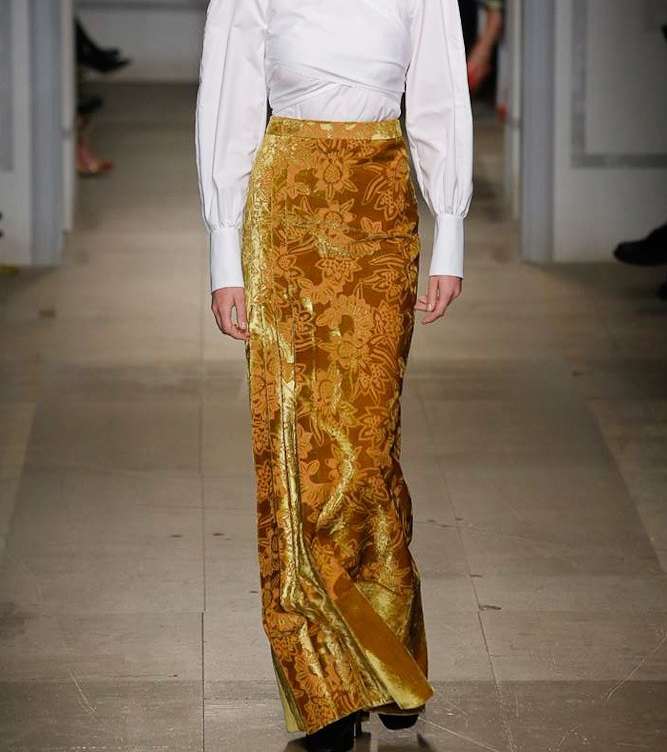 التنورة الطويلة المخملية المطبعة من Erdem لشتاء 2018