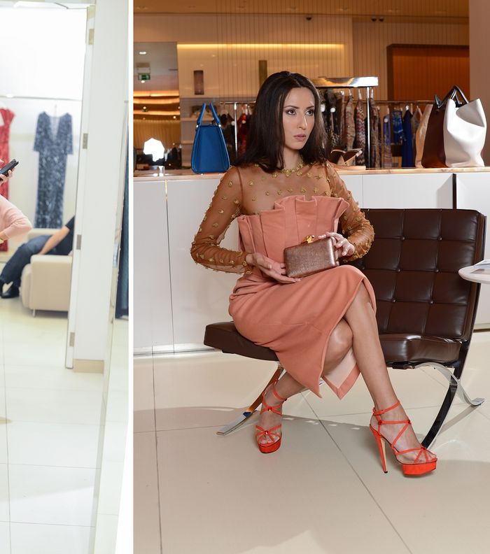 فستان من تصميم مادية الشارقي وحذاء من شارلوت أوليمبيا من Boutique 1