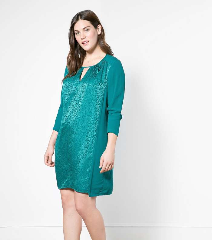 الفستان الأخضر الملفت