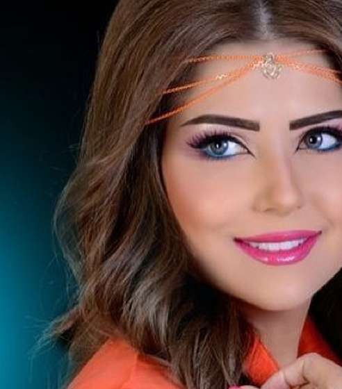 الويفي وأكسسوار الشعر في إطلالة جذّابة!