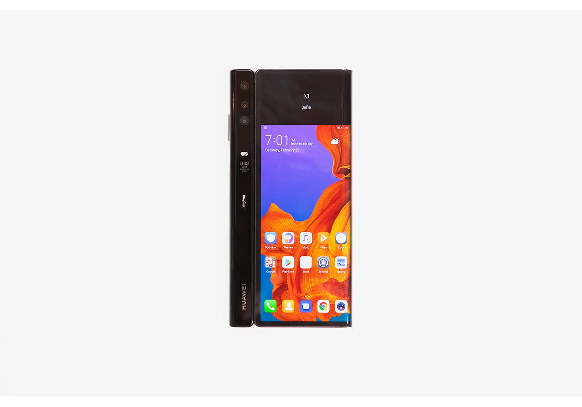 اكتشفي أهم مزاية هاتف HUAWEI Mate X الجديد 