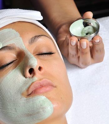 عززي جمال بشرتك قبل عيد الحب 