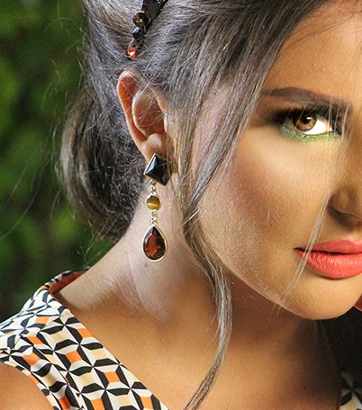 شذى حسون تتألّق بطلاء أظافر Sally Hansen خلال تصوير فيديو كليبها