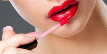 رجيم ملمع الشفاه | Lip Gloss يساعد على خسارة الوزن