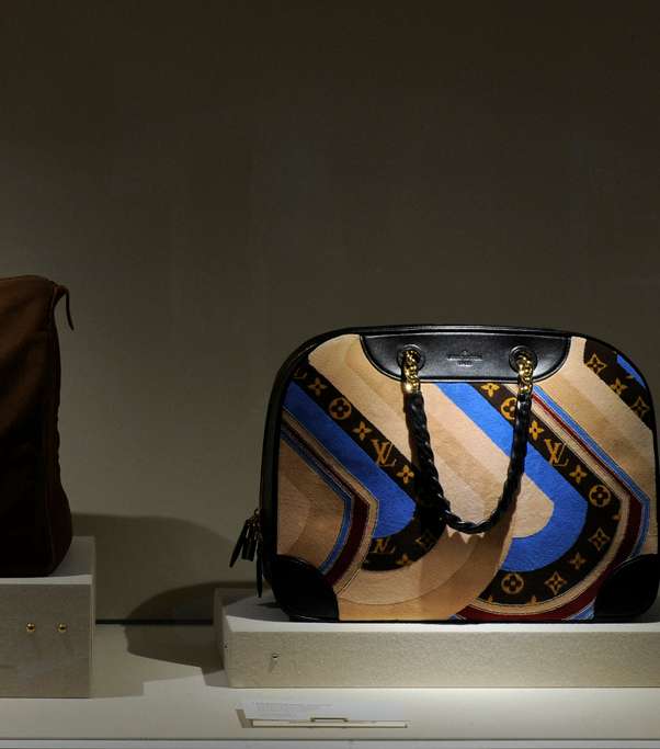 تصاميم حقائب قديمة من توقيع لويس فويتون من معرض Asnieres