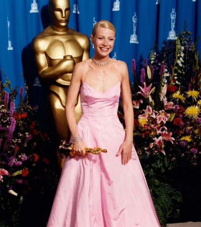 فستان رالف لورين بقصّة التنورة المنفوخة الذي ارتدته بالترو أحدث تغييراً في عالم الموضة