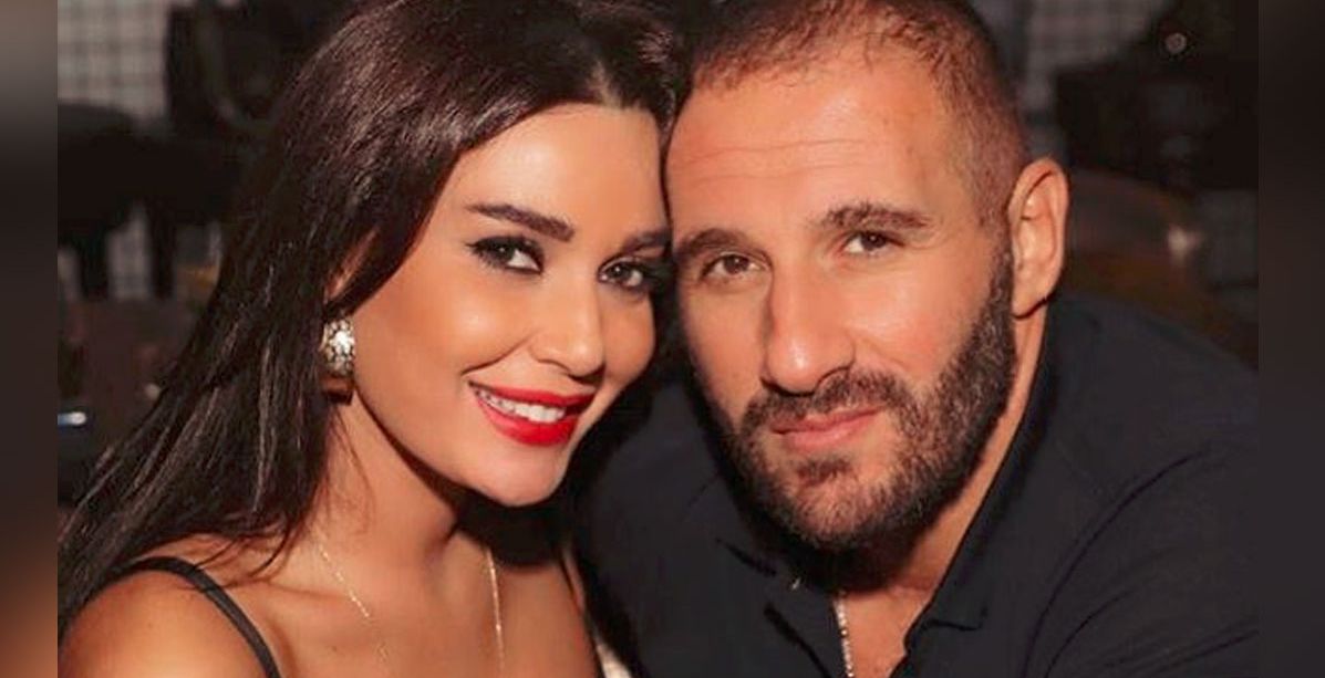 صورة جريئة لسيرين عبد النور مع زوجها في المصعد: قبلتهما تجتاح الانترنت!