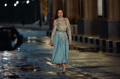 فساتين شريهان في الفيديو الاعلاني احدها عمره اكثر من 70 عاما