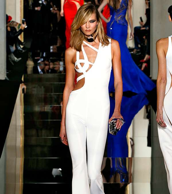 كيت هادسون قد تختار هذا الفستان من توقيع Atelier Versace
