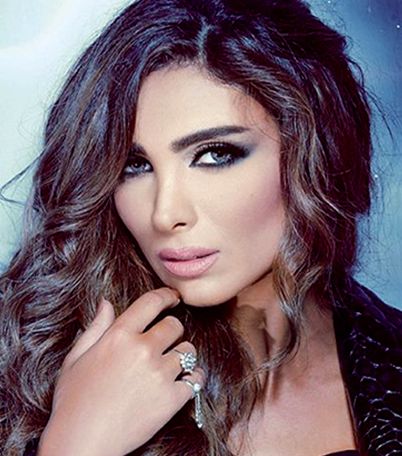 إطلالات ألين وطفا بآخر الصيحات