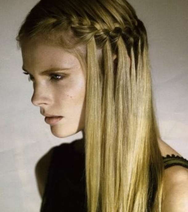 تسريحة فرنسية للشعر المالس والطويل