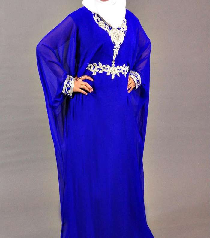 تميزي بعبايات استقبال ذات تصميم مميز