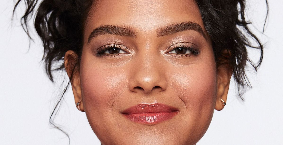 سافري بخفّة مع منتجات الحواجب بالحجم المناسب للسفر