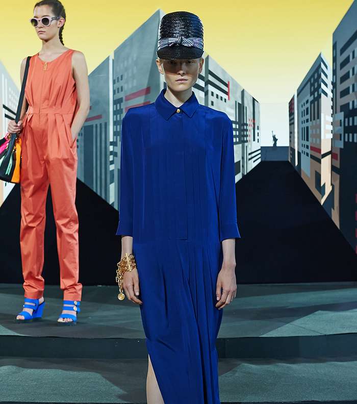 من مجموعة Kenzo Resort 2015، إليك موضة الفستان على شكل قميص