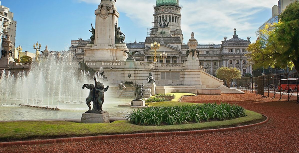 بوينس ايرس مدينة التسوق والتانجو والوجبات الشهية