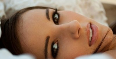 قواعد ماكياج العيون البنيّة 
