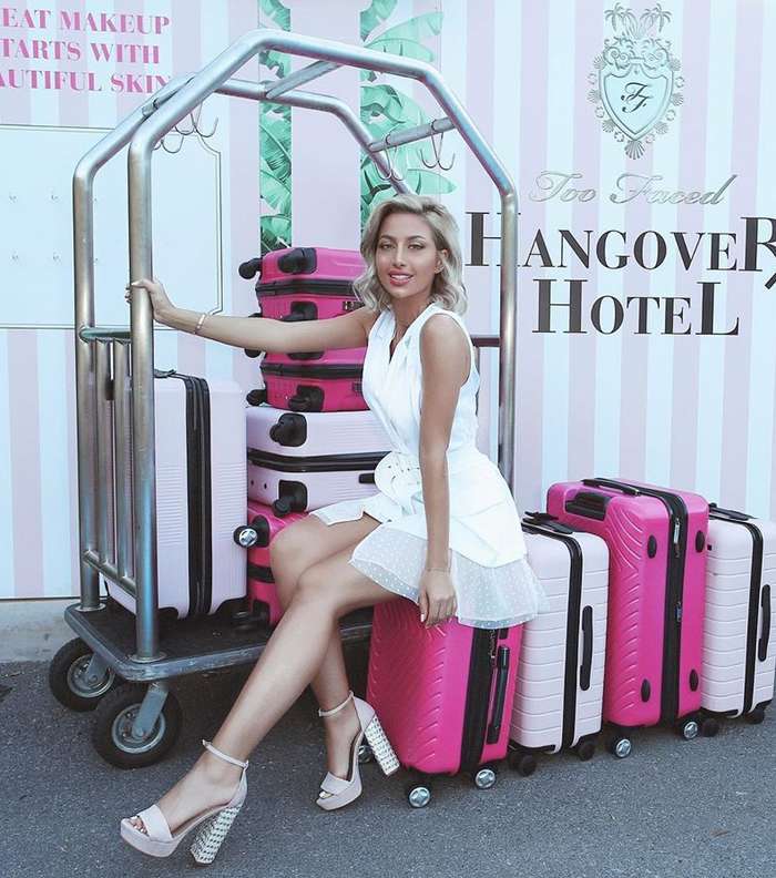 صور اجمل فساتين مودل روز