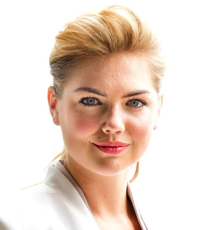 سفيرة Bobbi Brown كيت آبتون متألقة بالماكياج الناعم 