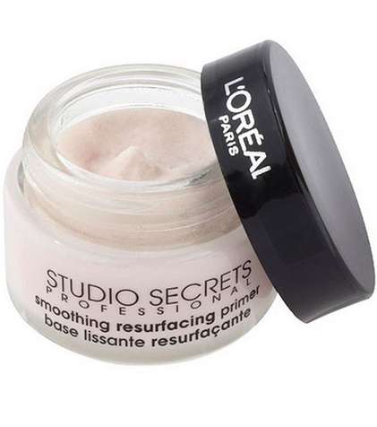 الخطوة الأولى: Studio Secrets Smoothing Primer