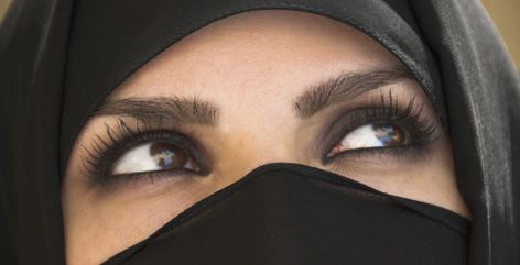 ماكياج عيون إحترافي لنظرة ساحرة